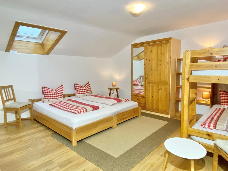Bedroom, Family