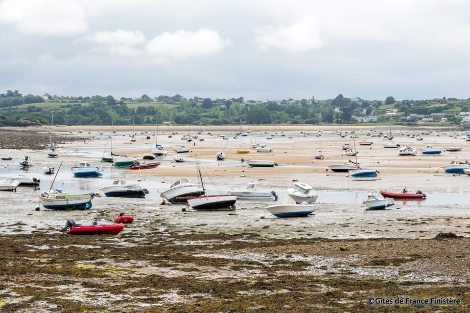 Nearby landmark, Natural landscape, Fishing, Beach, Windsurfing, Canoeing, Hiking, Diving