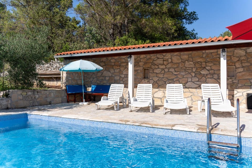 Patio, Day, Pool view, Swimming pool, sunbed