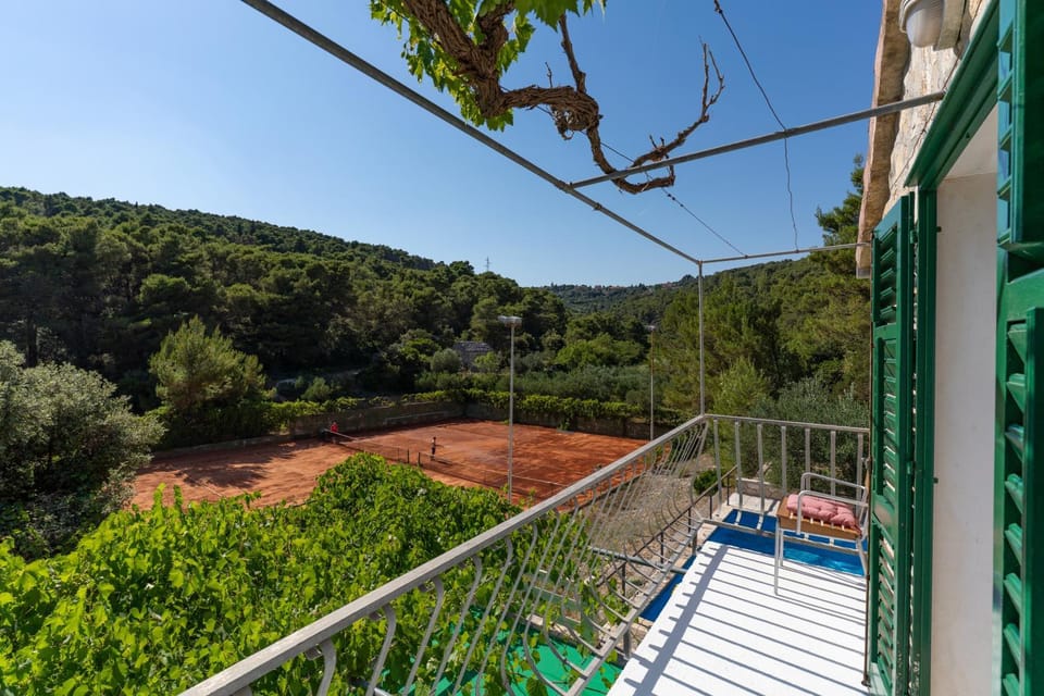 Day, Natural landscape, View (from property/room), Balcony/Terrace, Tennis court