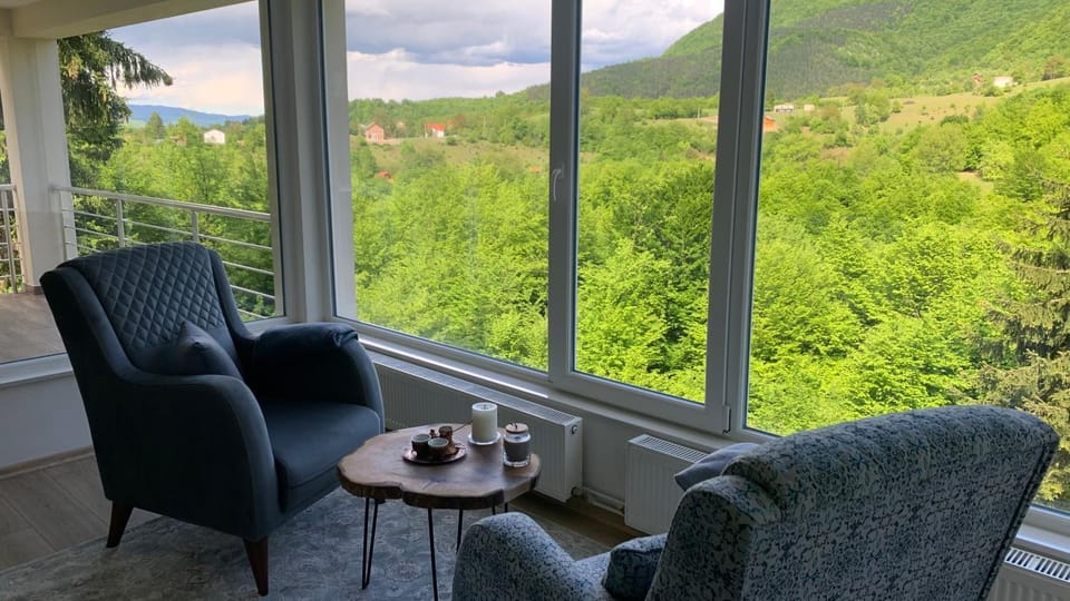 Natural landscape, Balcony/Terrace, Living room, Seating area, Mountain view