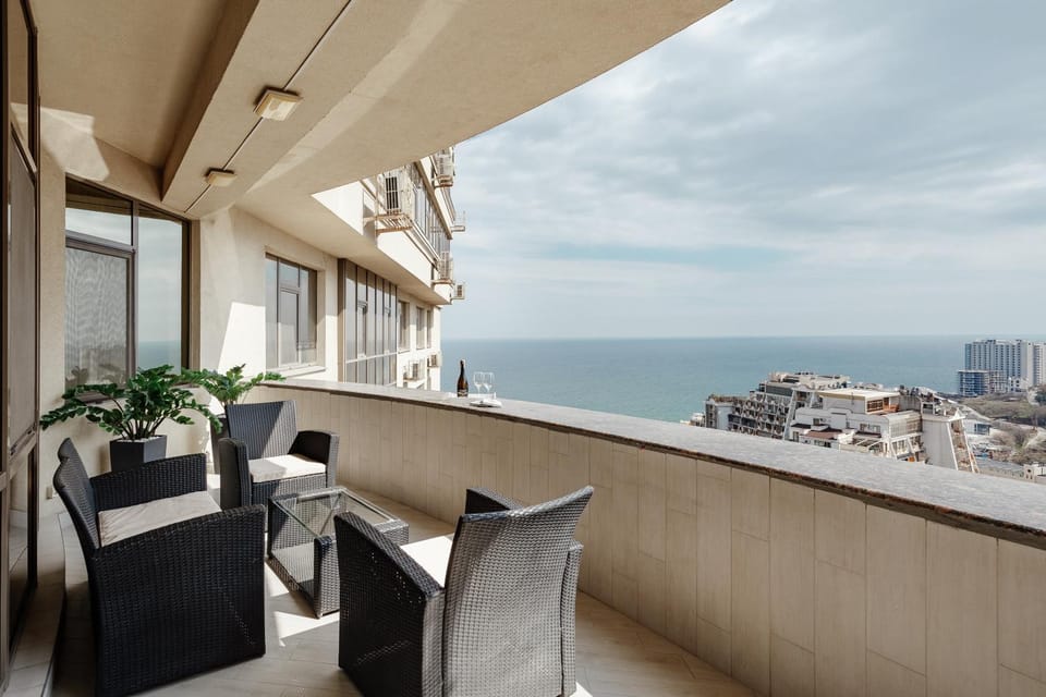 Day, View (from property/room), Balcony/Terrace, Seating area, Dining area, Sea view