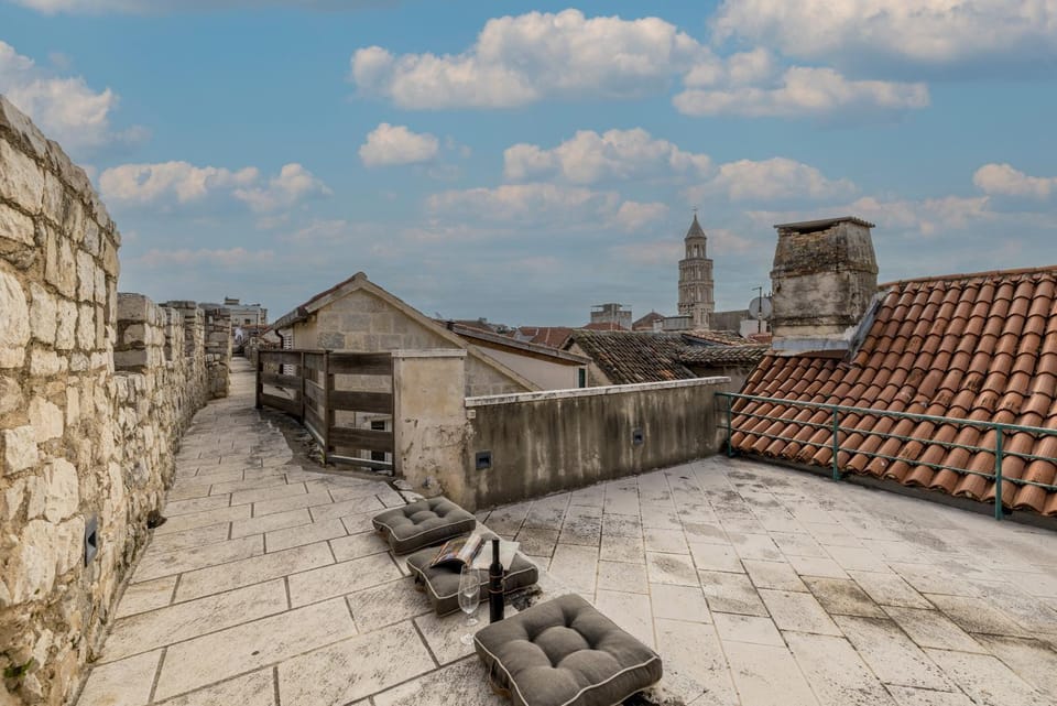 Day, Balcony/Terrace, Landmark view