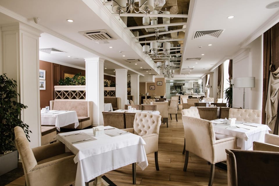 Restaurant/places to eat, Seating area