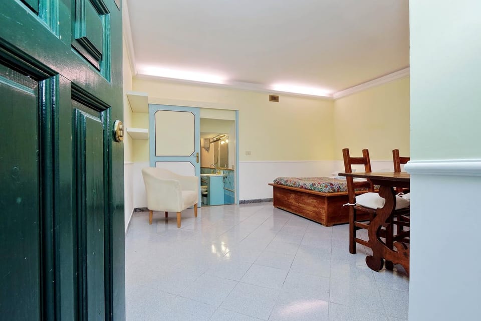 Living room, Bedroom