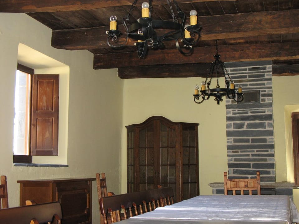 Communal lounge/ TV room, TV and multimedia, Living room, Lounge or bar, Dining area