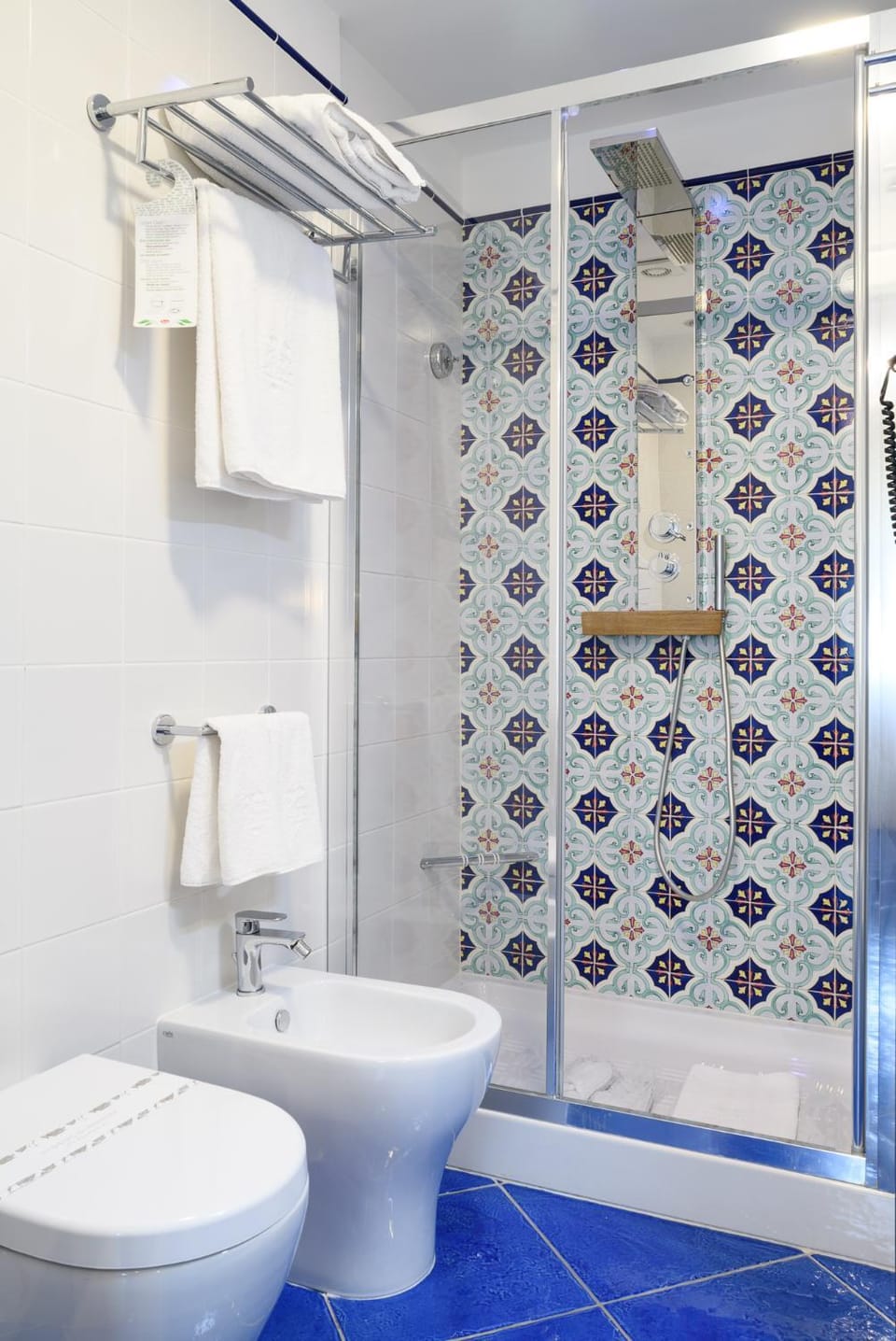 Toilet, Internal: Not applicable to any particular room