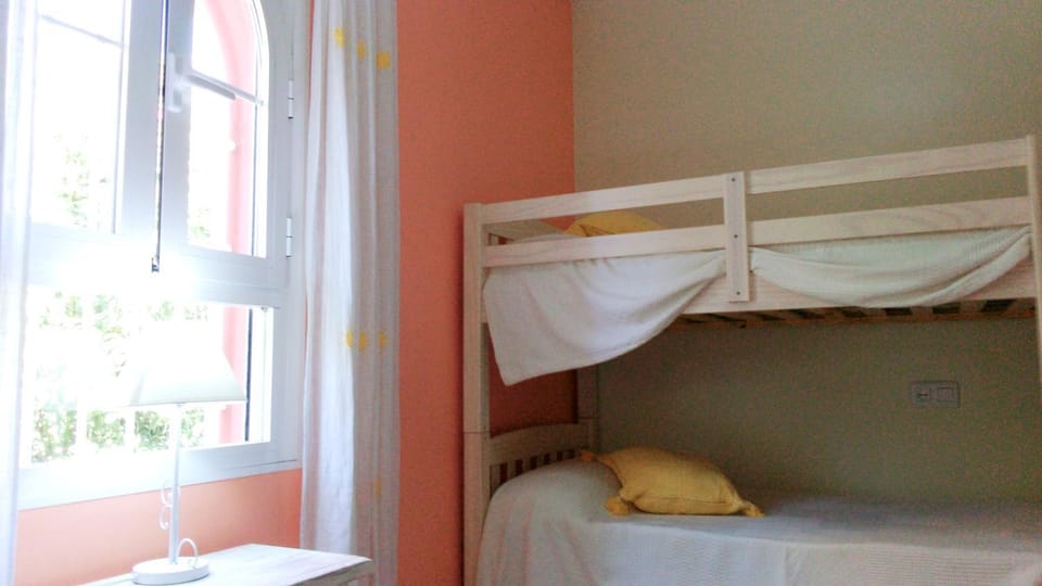 Photo of the whole room, Bedroom, bunk bed