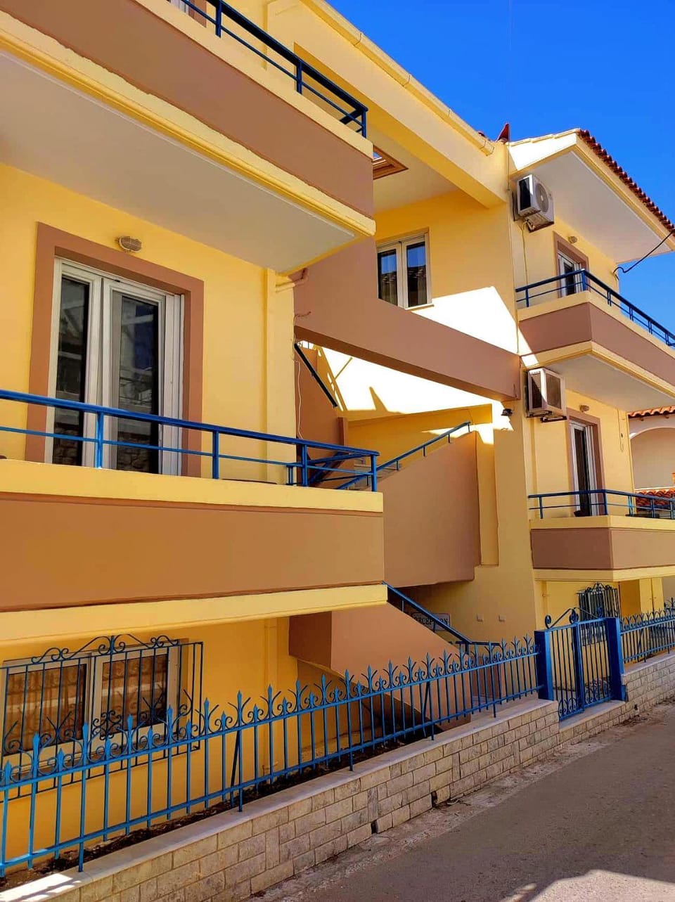 Property building, Facade/entrance