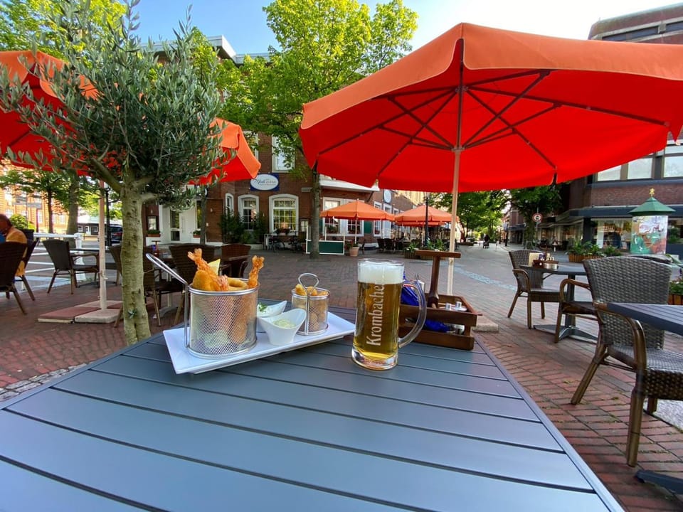 Patio, Restaurant/places to eat, Nightclub / DJ, Balcony/Terrace, Lounge or bar