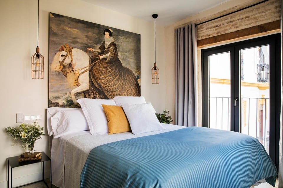 Bedroom, Street view