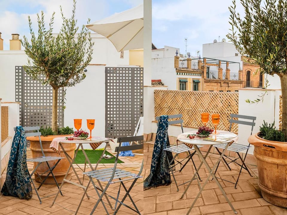 Patio, Balcony/Terrace, Street view