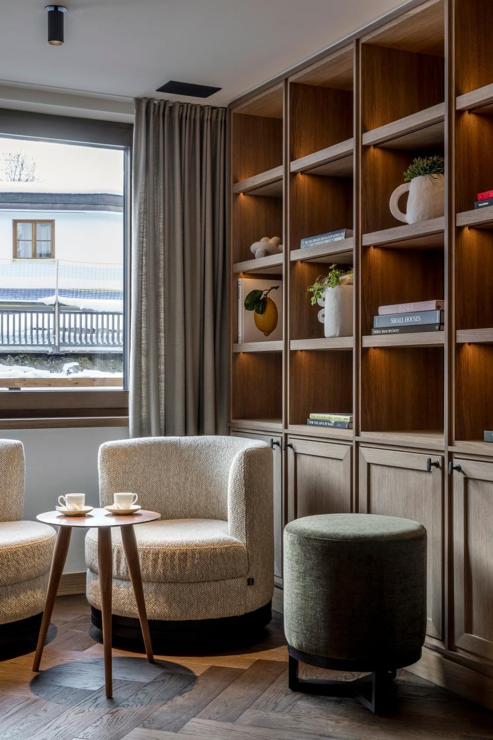 Communal lounge/ TV room, Library, Food and drinks, Drinks