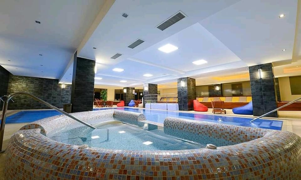 Pool view, Swimming pool