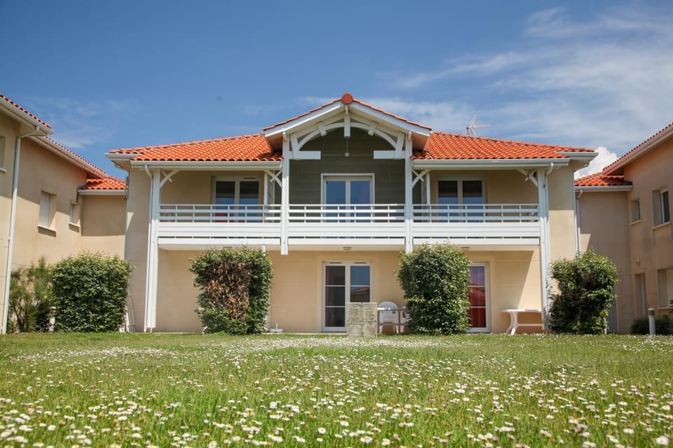 Property building, Garden view