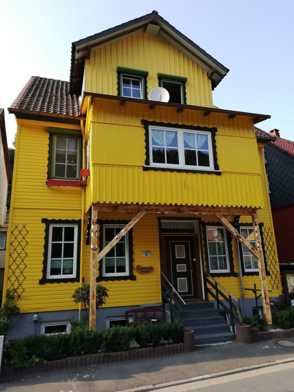 Facade/entrance