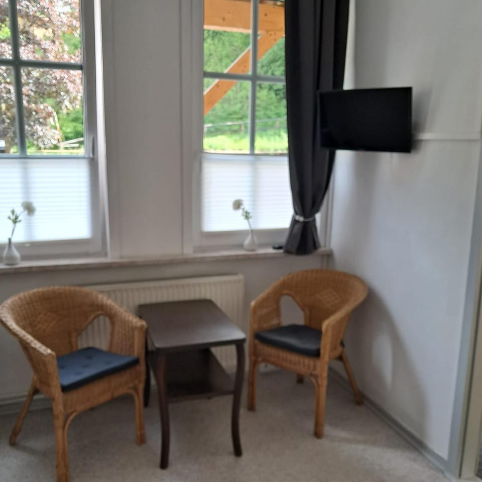 TV and multimedia, Seating area