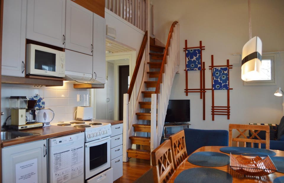Kitchen or kitchenette, Living room