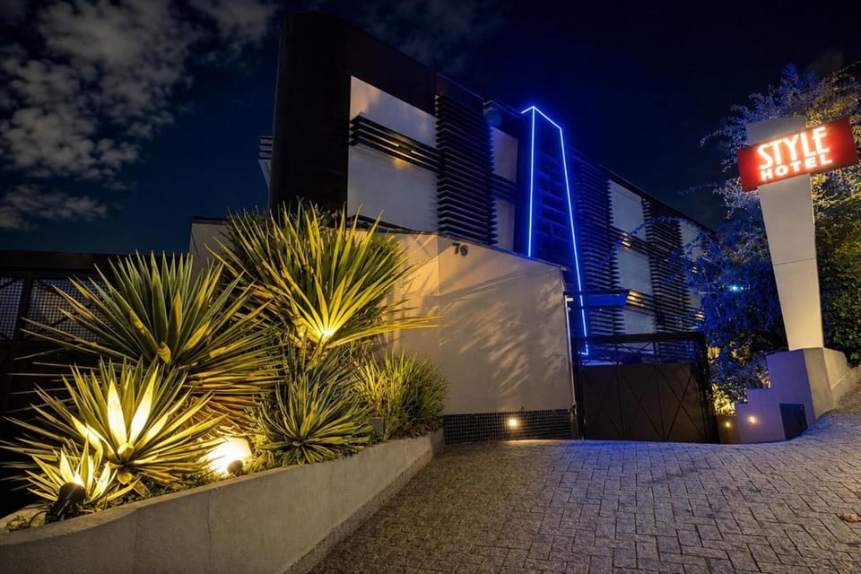 Facade/entrance, Night