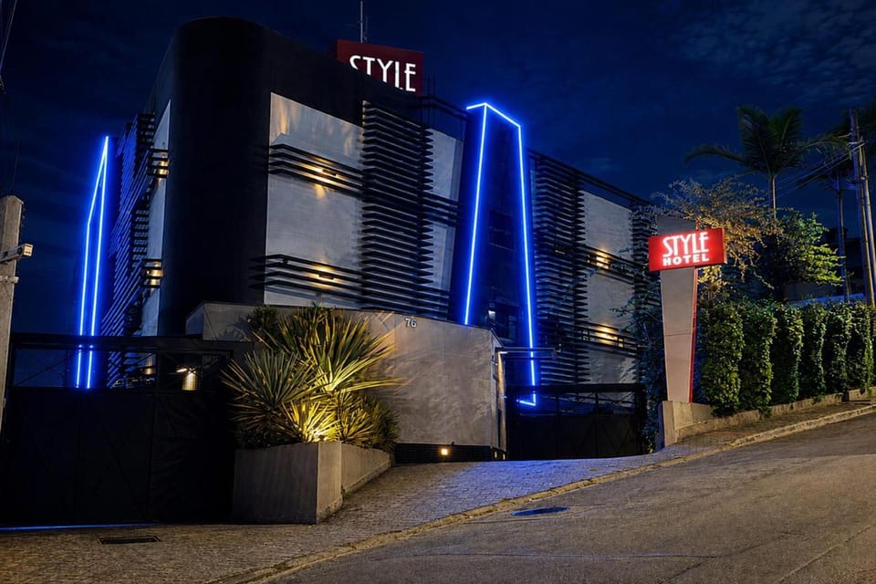 Facade/entrance, Night