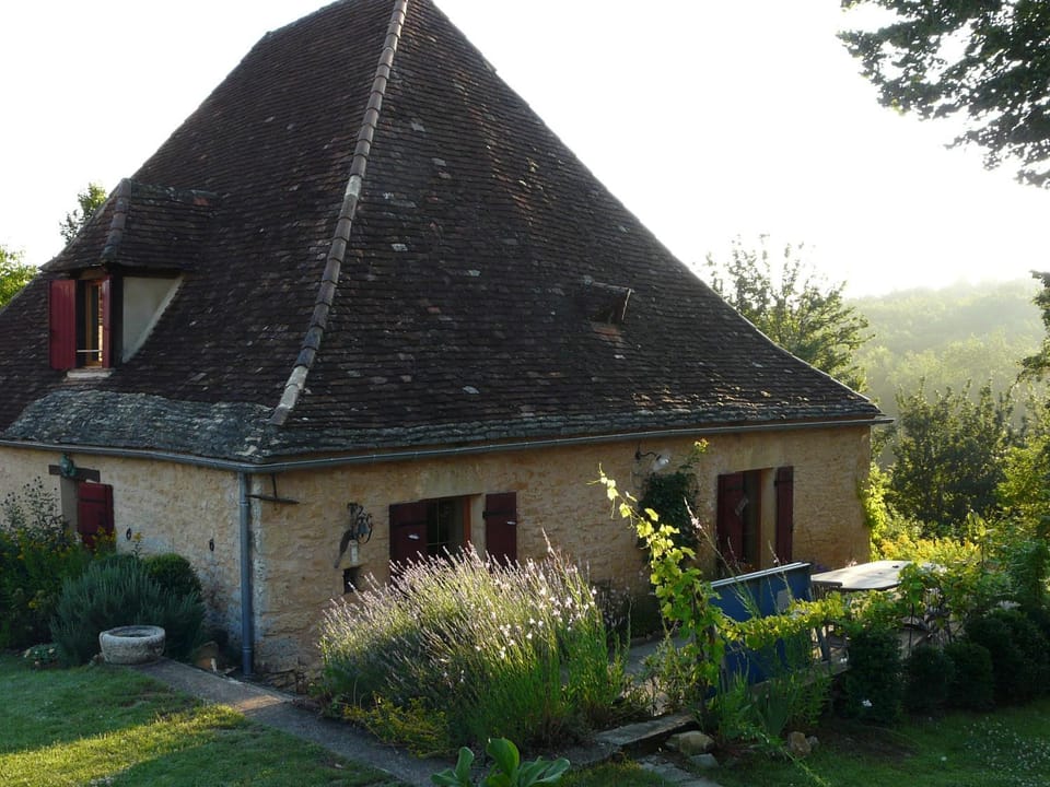 Patio, BBQ facilities, Table tennis
