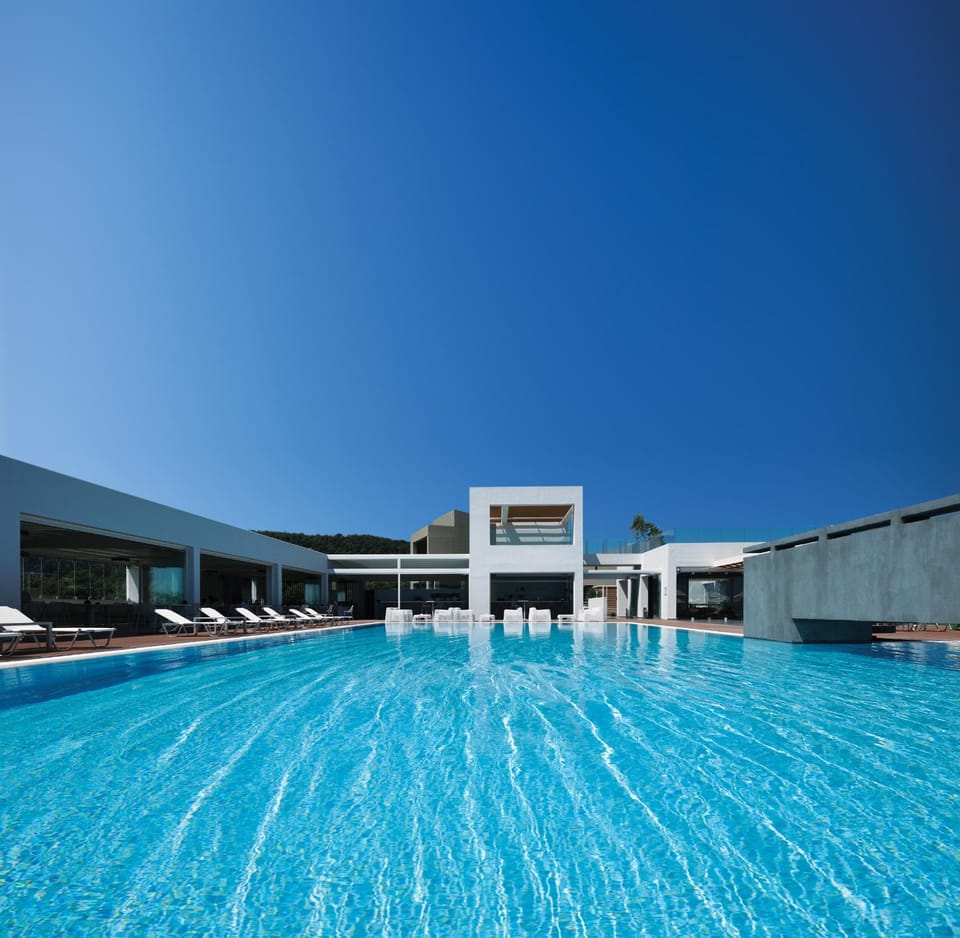 Swimming pool, Swimming pool