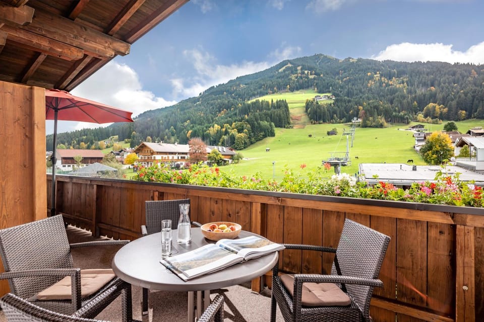 Balcony/Terrace, Mountain view