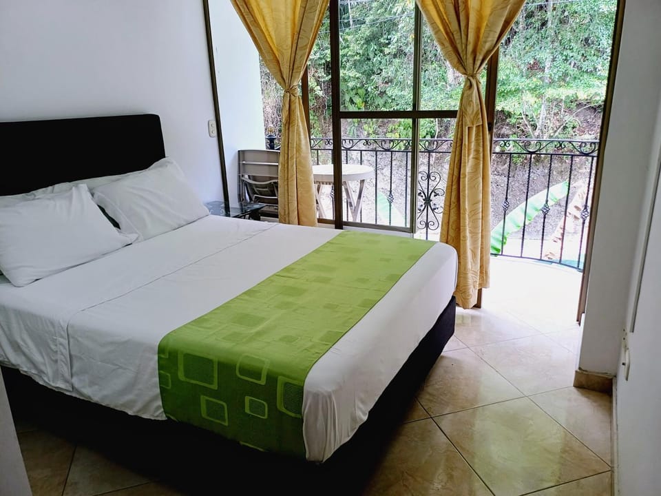 Bed, Balcony/Terrace