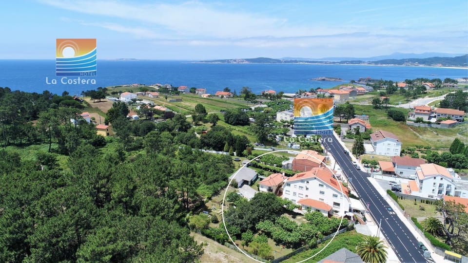 Property building, Bird's eye view, Landmark view, Sea view, Street view