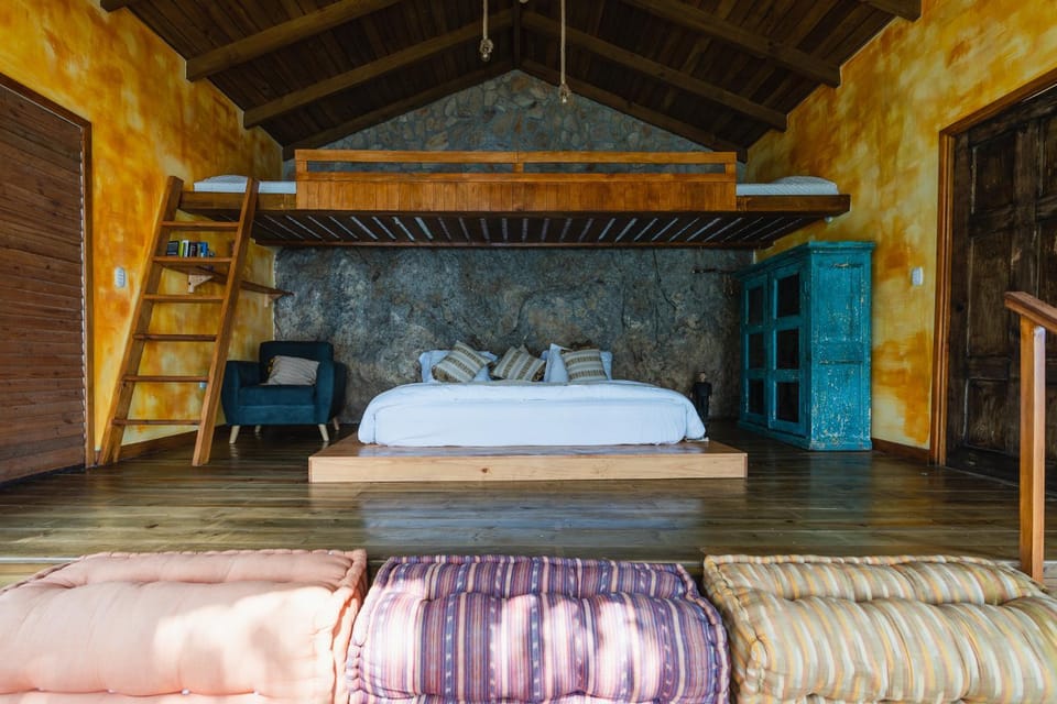 Photo of the whole room, Bedroom, Lake view