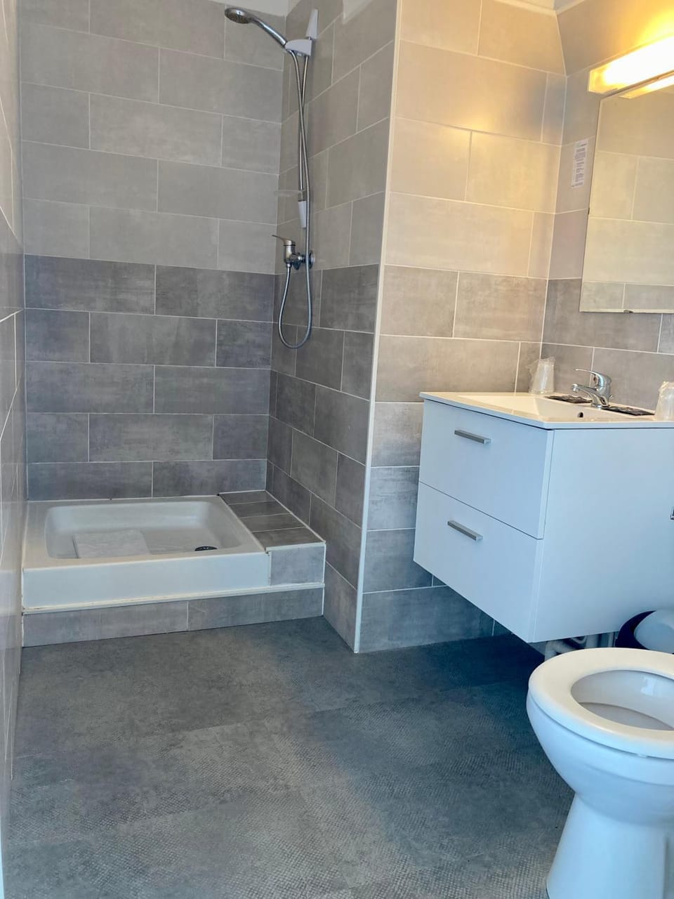 Shower, Toilet, Bathroom