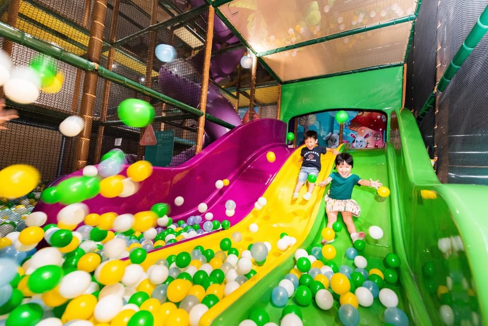 Kids's club, children