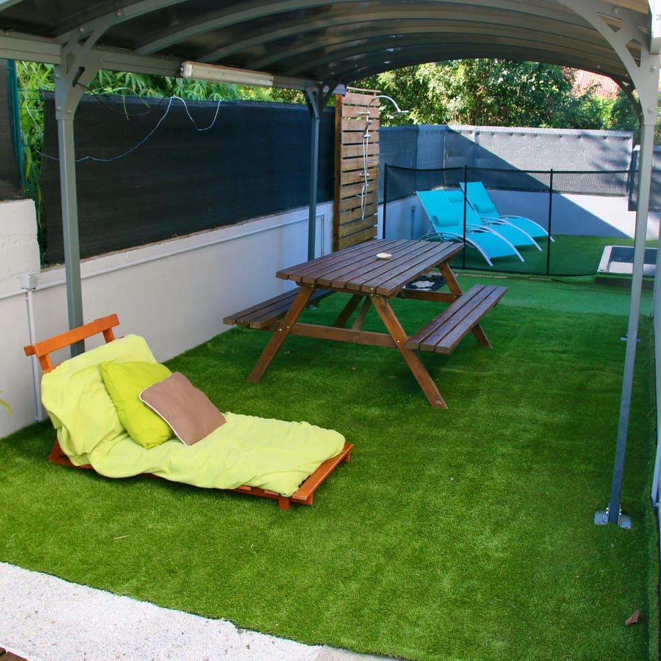 Patio, BBQ facilities