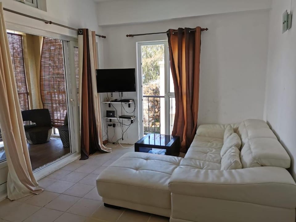 Communal lounge/ TV room, TV and multimedia, Living room, Seating area