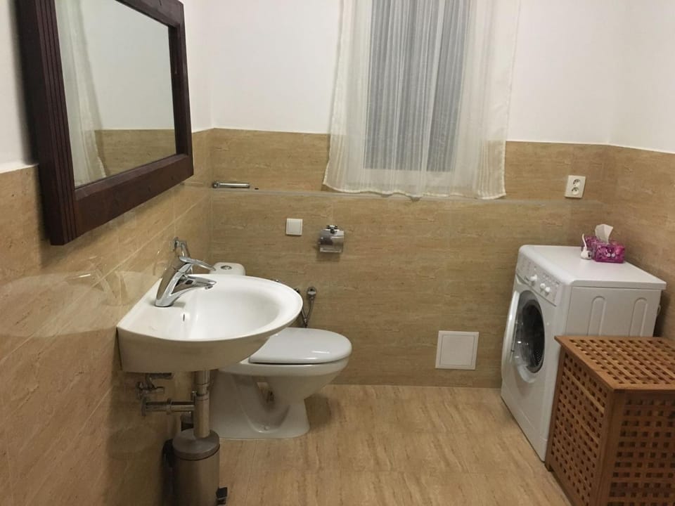 Toilet, Bathroom