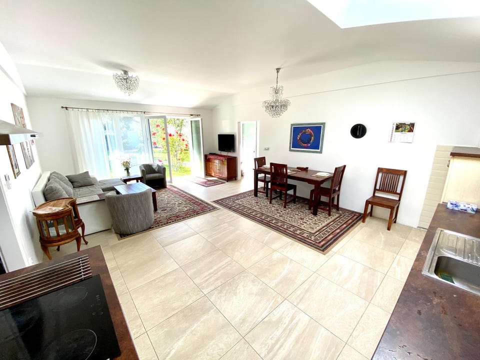 Living room, Seating area, Dining area