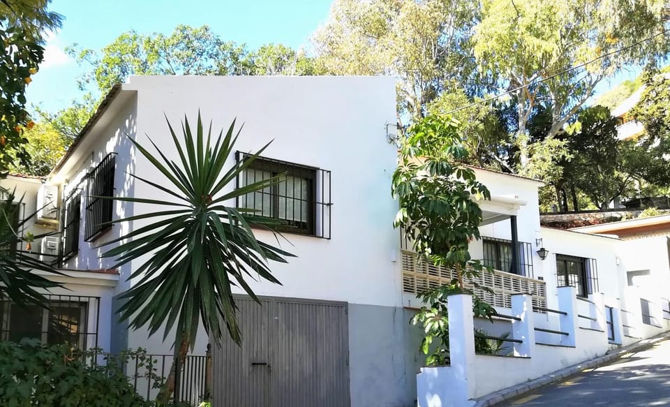 Property building, Balcony/Terrace