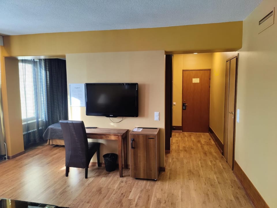 TV and multimedia, Living room, hair dresser