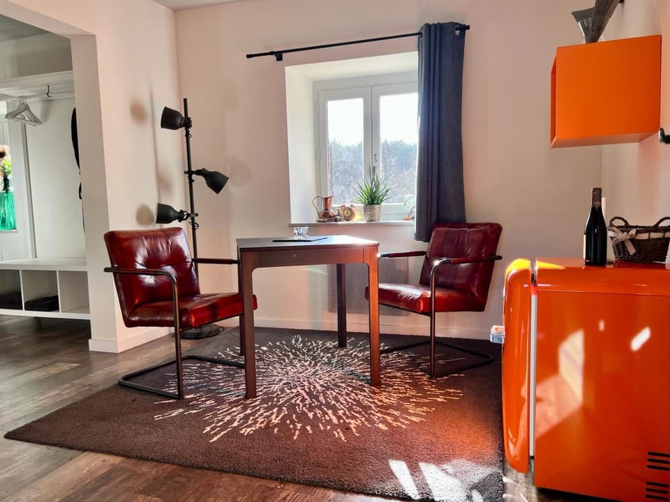 Seating area, Dining area
