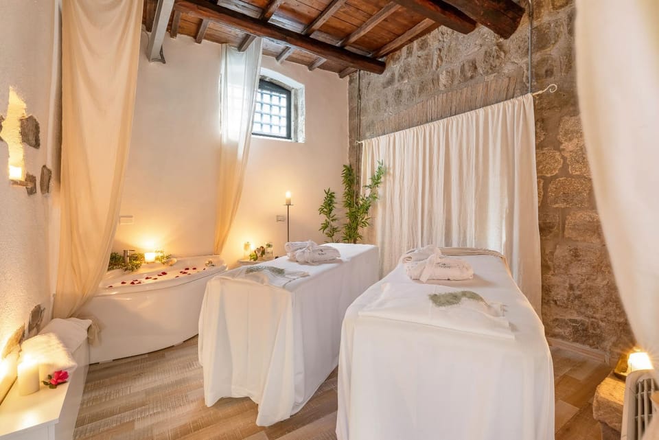 Massage, Spa and wellness centre/facilities, towels