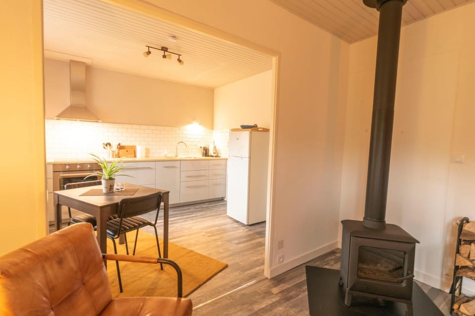 Kitchen or kitchenette, Living room