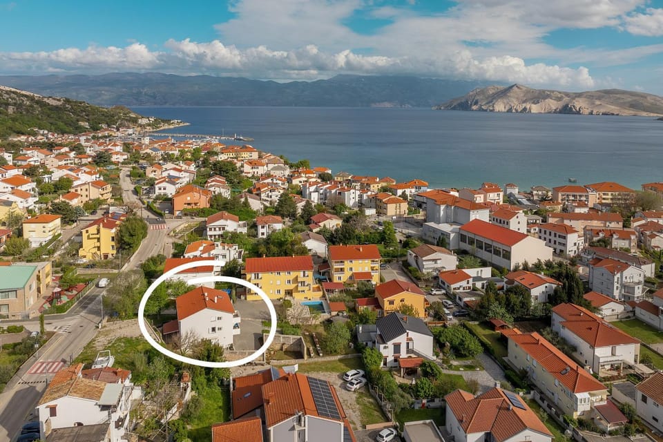Apartment Robert with Terrace Apartment in Lika-Senj County