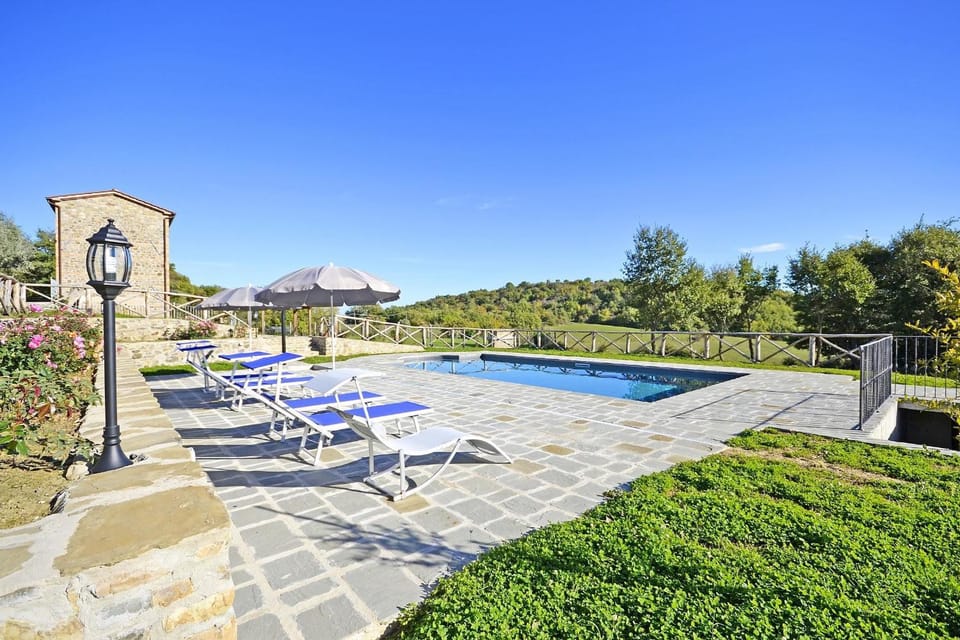 Property building, Garden, Swimming pool, Swimming pool