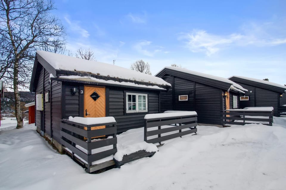Property building, Facade/entrance, Winter
