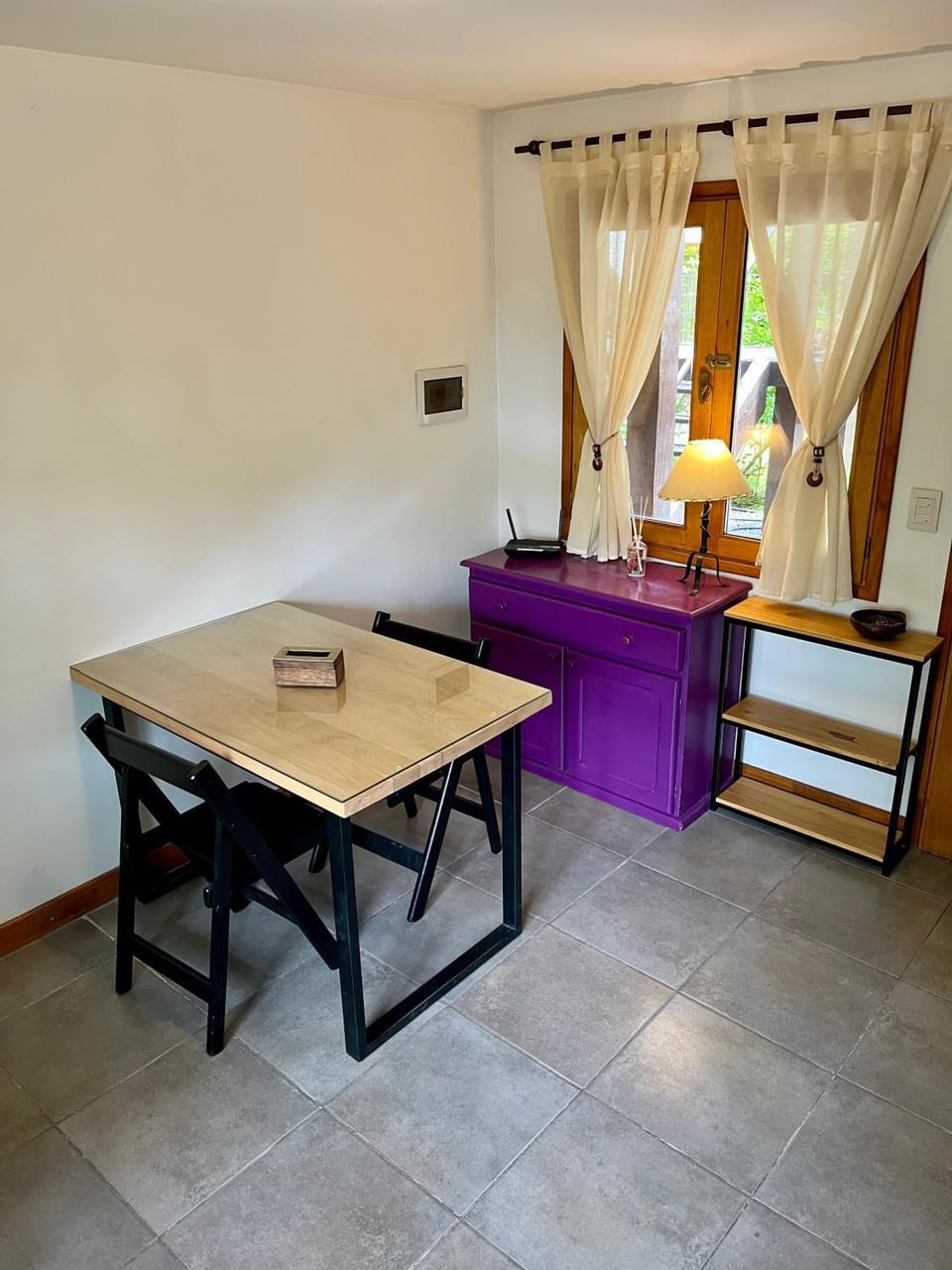 Seating area, Dining area