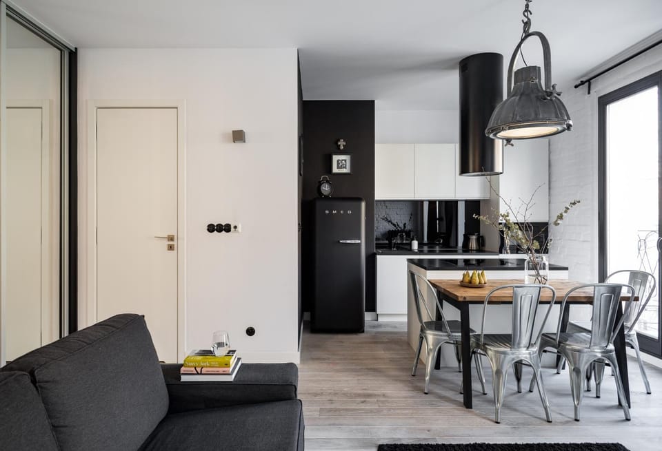 TV and multimedia, Balcony/Terrace, Kitchen or kitchenette, Living room, Seating area, Dining area
