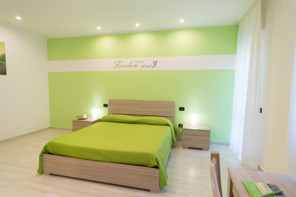 Toilet, TV and multimedia, Bedroom, On site, Garden view, Family