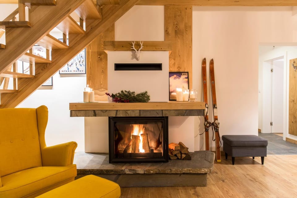 Living room, Seating area, fireplace