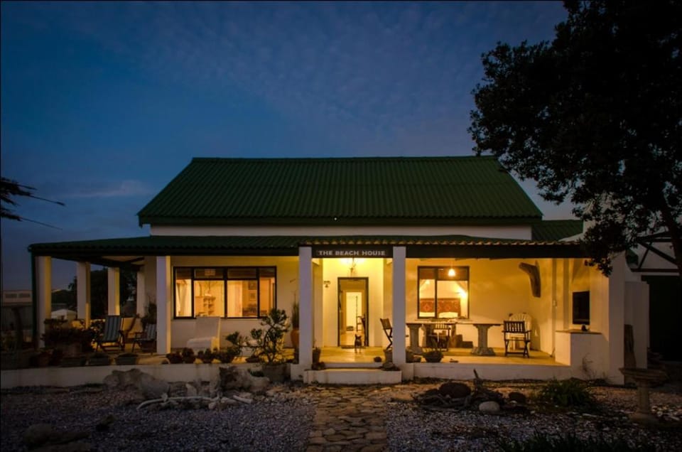 Facade/entrance, BBQ facilities, Balcony/Terrace