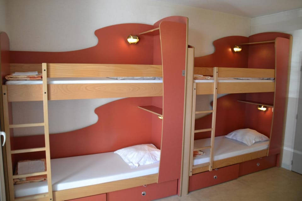 Shower, Toilet, Decorative detail, Bedroom, bunk bed
